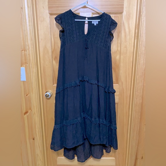 &merci Black Tiered Maxi Dress with Eyelet Lace Details, Size Medium. - Picture 1 of 13